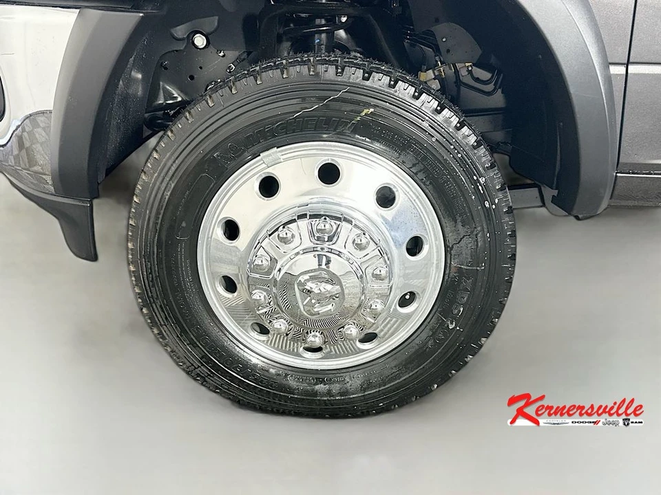 2026 Ram 4500 & 5500 - Image 17 of 21