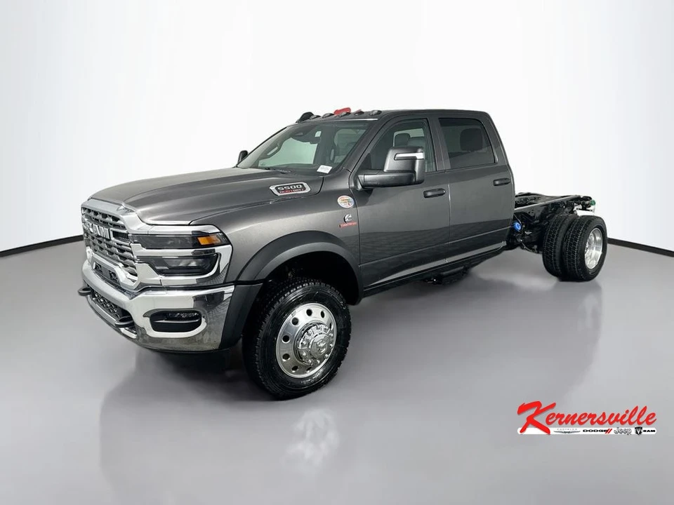 2026 Ram 4500 & 5500 - Image 3 of 20