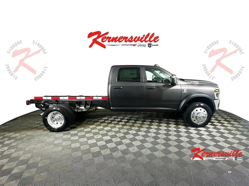2026 Ram 4500 & 5500 - Image 8 of 12