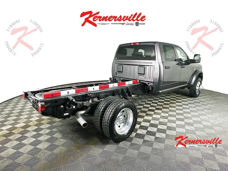 2026 Ram 4500 & 5500 - Image 7 of 12