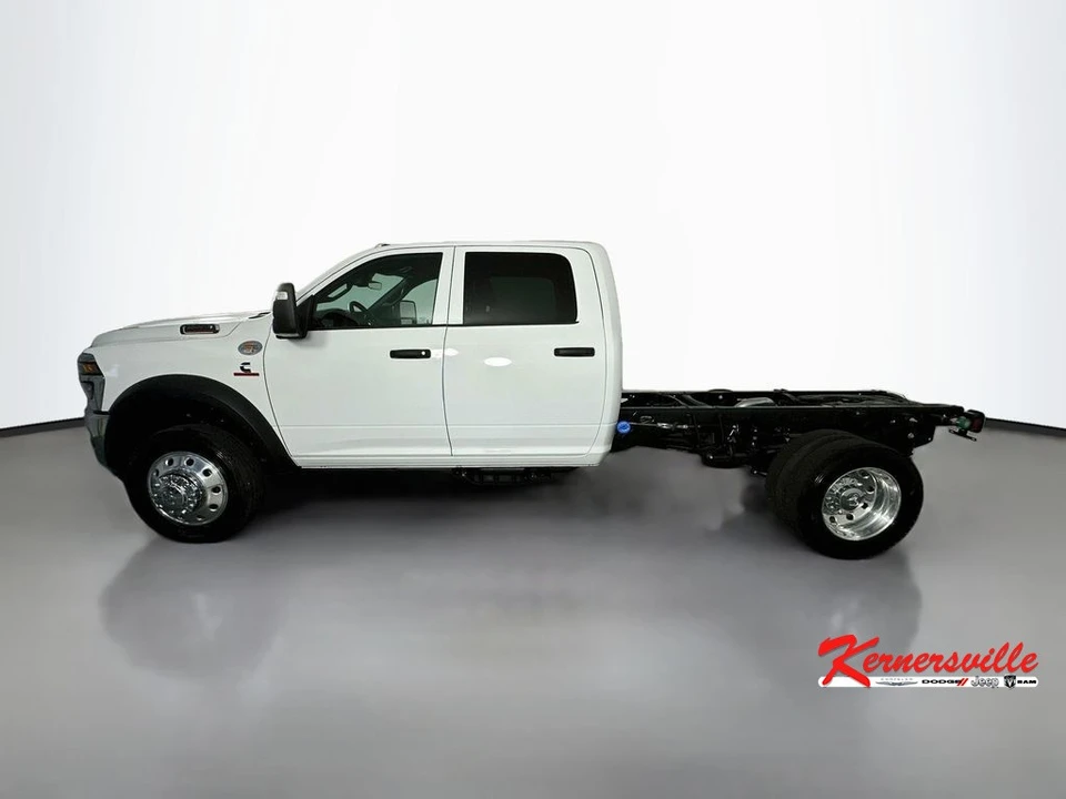 2026 Ram 4500 & 5500 - Image 4 of 20