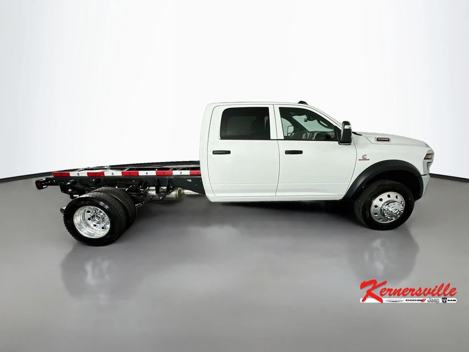 2026 Ram 4500 & 5500 - Image 8 of 20