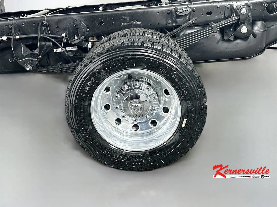 2026 Ram 4500 & 5500 - Image 16 of 20