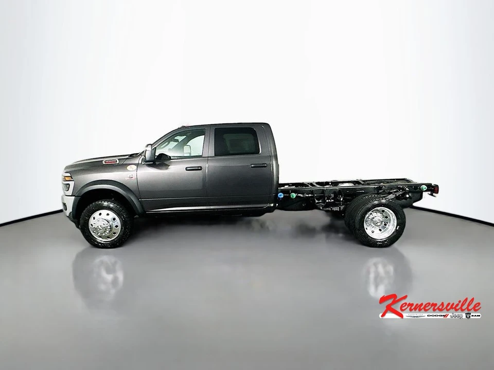 2026 Ram 4500 & 5500 - Image 4 of 20