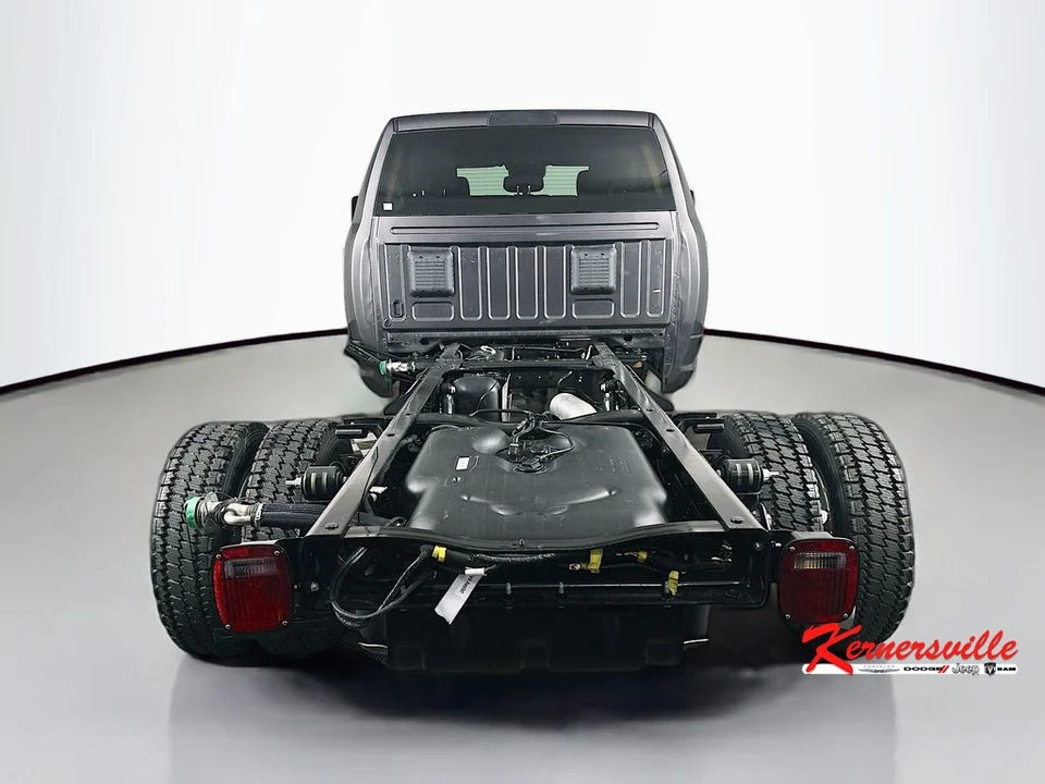 2026 Ram 4500 & 5500 - Image 7 of 12