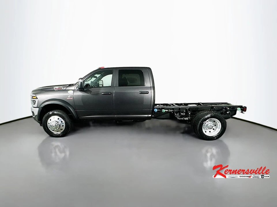 2026 Ram 4500 & 5500 - Image 4 of 21