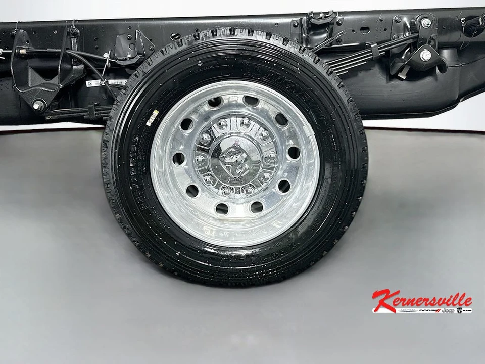 2026 Ram 4500 & 5500 - Image 16 of 21