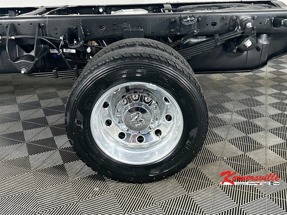 2026 Ram 4500 & 5500 - Image 16 of 20