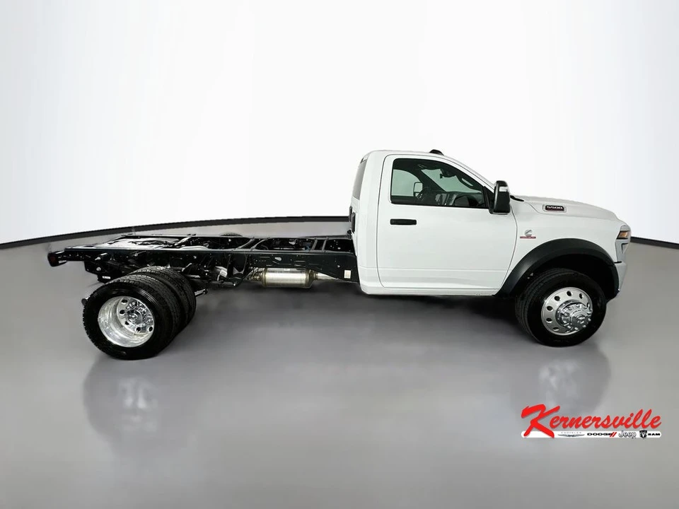 2026 Ram 4500 & 5500 - Image 8 of 20