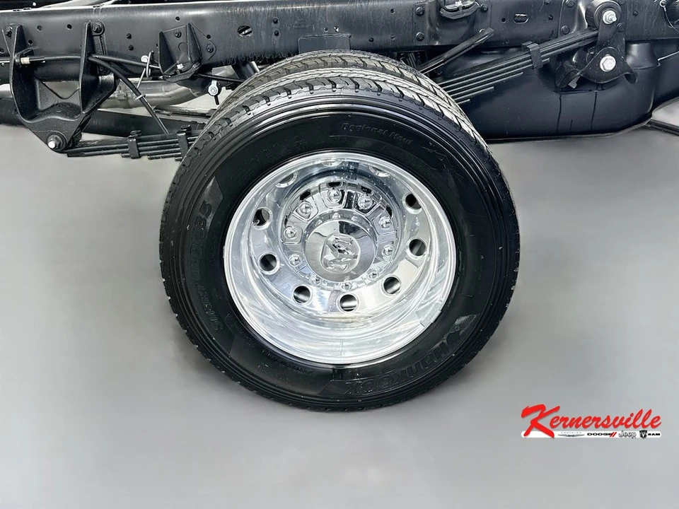 2026 Ram 4500 & 5500 - Image 16 of 20
