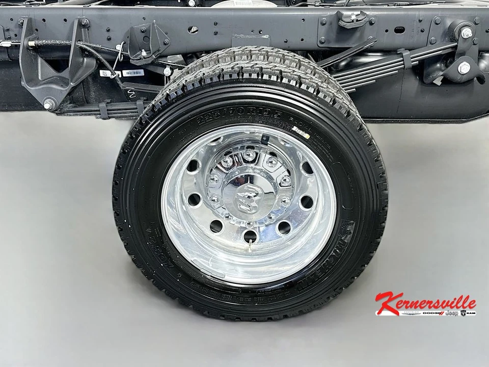 2026 Ram 4500 & 5500 - Image 16 of 20