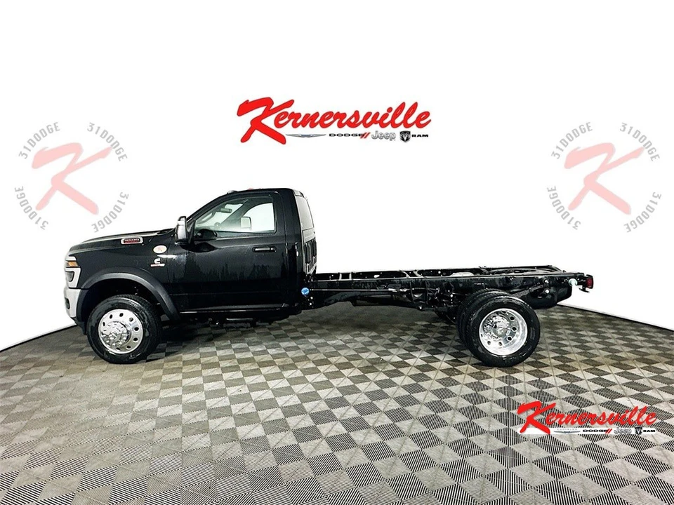2026 Ram 4500 & 5500 - Image 4 of 12