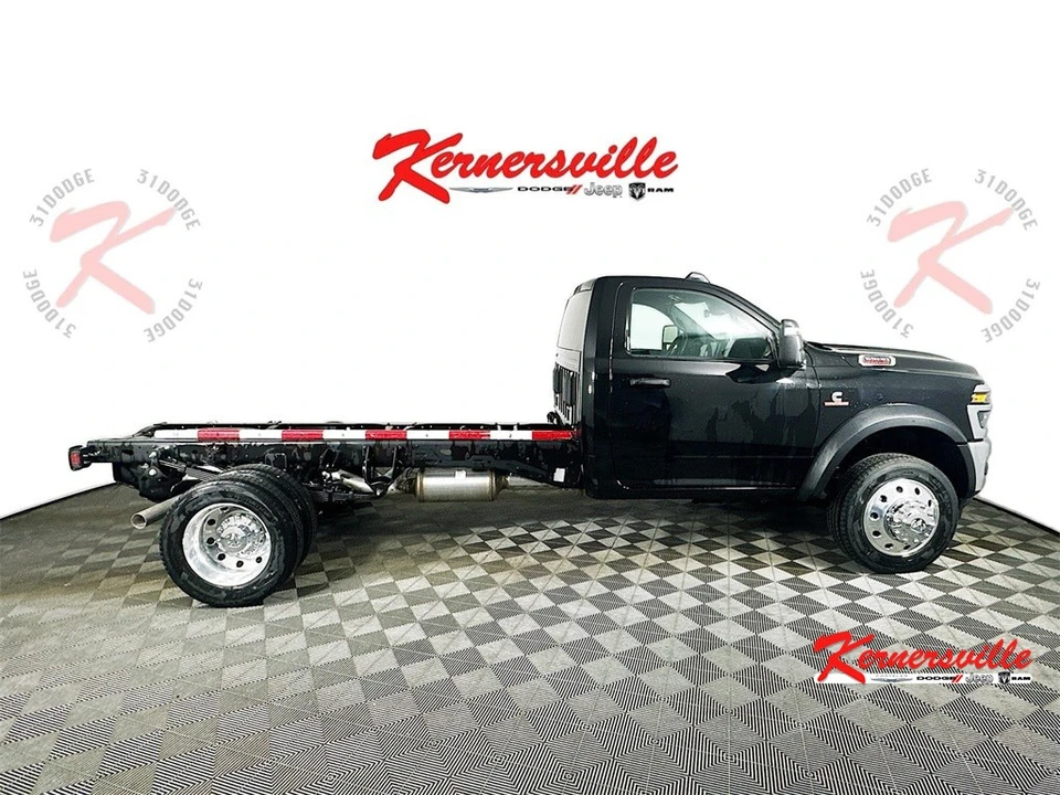 2026 Ram 4500 & 5500 - Image 8 of 12
