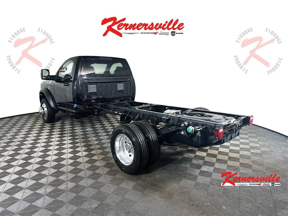 2026 Ram 4500 & 5500 - Image 5 of 12