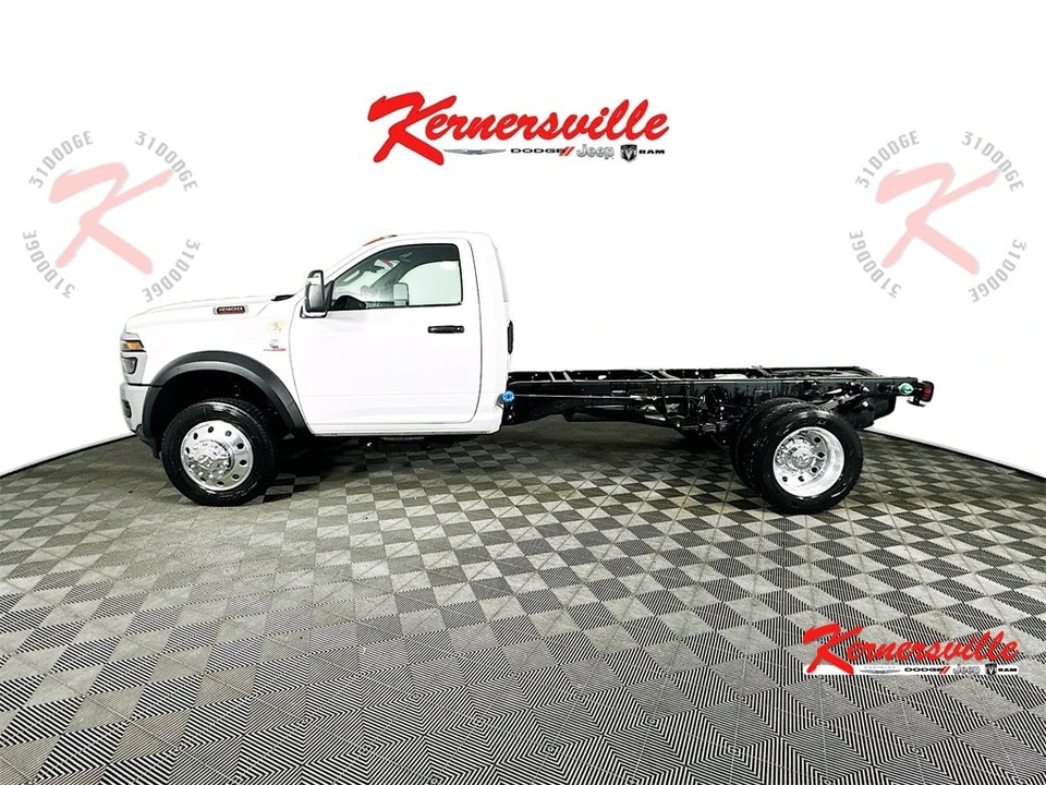 2026 Ram 4500 & 5500 - Image 4 of 12