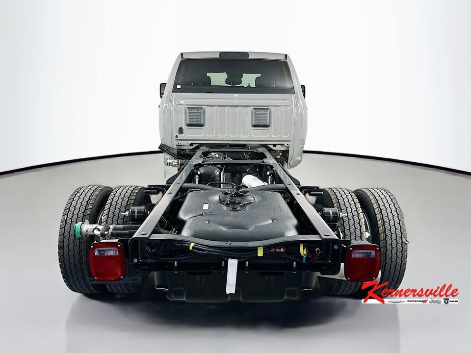 2026 Ram 4500 & 5500 - Image 6 of 20