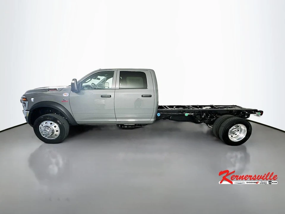 2026 Ram 4500 & 5500 - Image 4 of 20