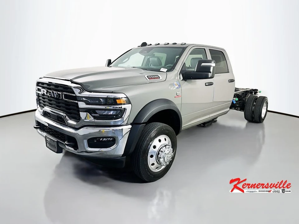 2026 Ram 4500 & 5500 - Image 3 of 20