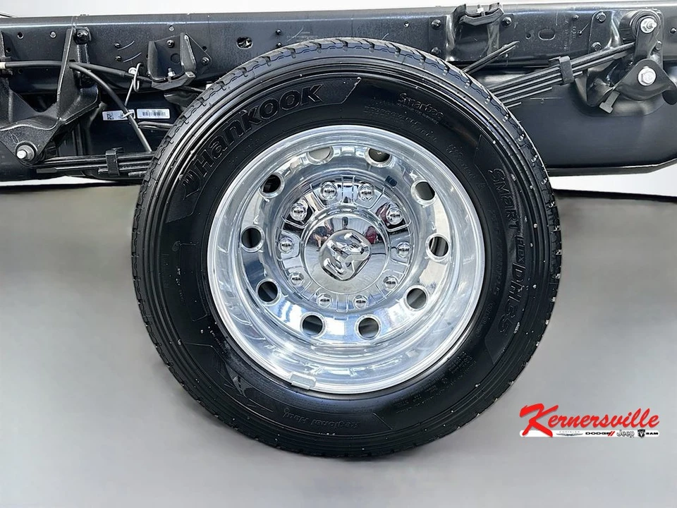 2026 Ram 4500 & 5500 - Image 15 of 20