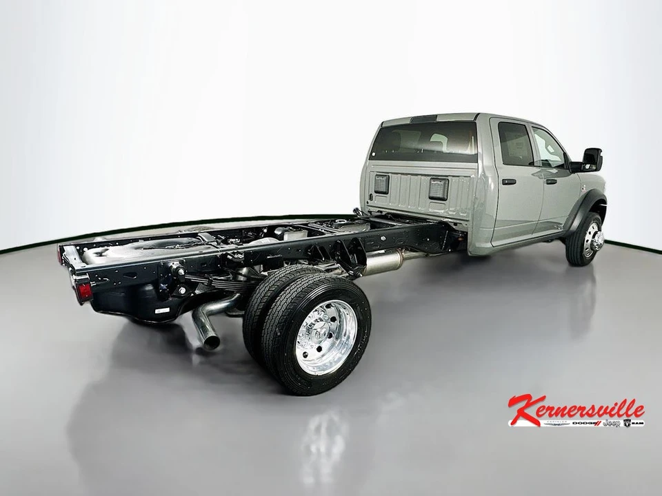 2026 Ram 4500 & 5500 - Image 7 of 20