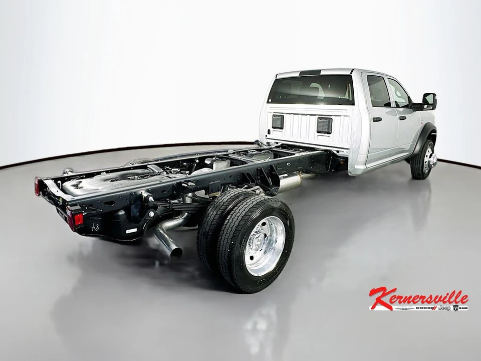 2026 Ram 4500 & 5500 - Image 7 of 21