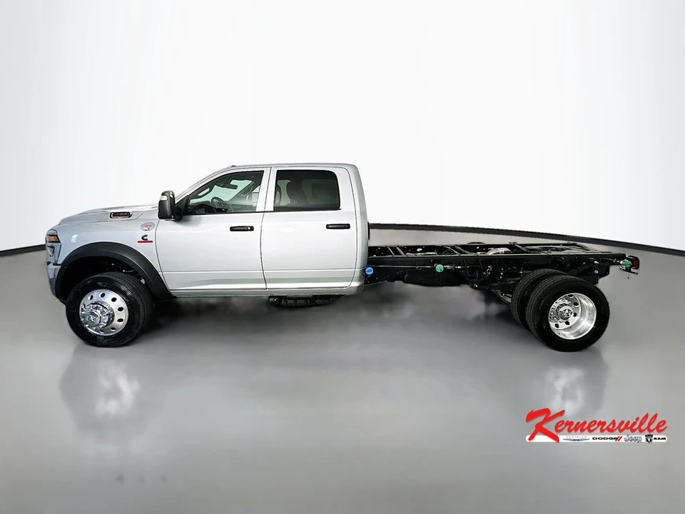 2026 Ram 4500 & 5500 - Image 4 of 21