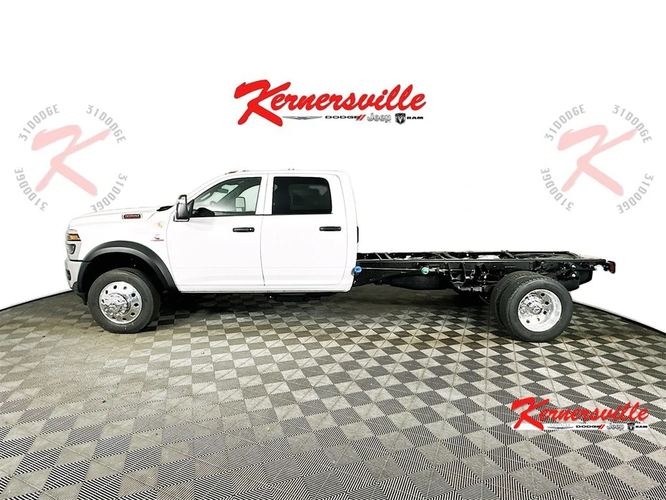 2026 Ram 4500 & 5500 - Image 4 of 21