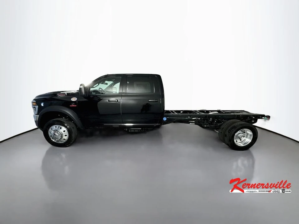2026 Ram 4500 & 5500 - Image 4 of 20