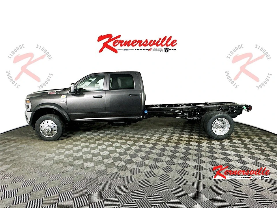 2026 Ram 4500 & 5500 - Image 4 of 20