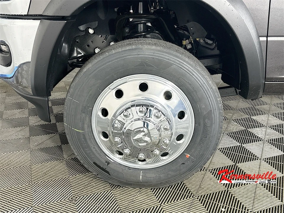 2026 Ram 4500 & 5500 - Image 16 of 20