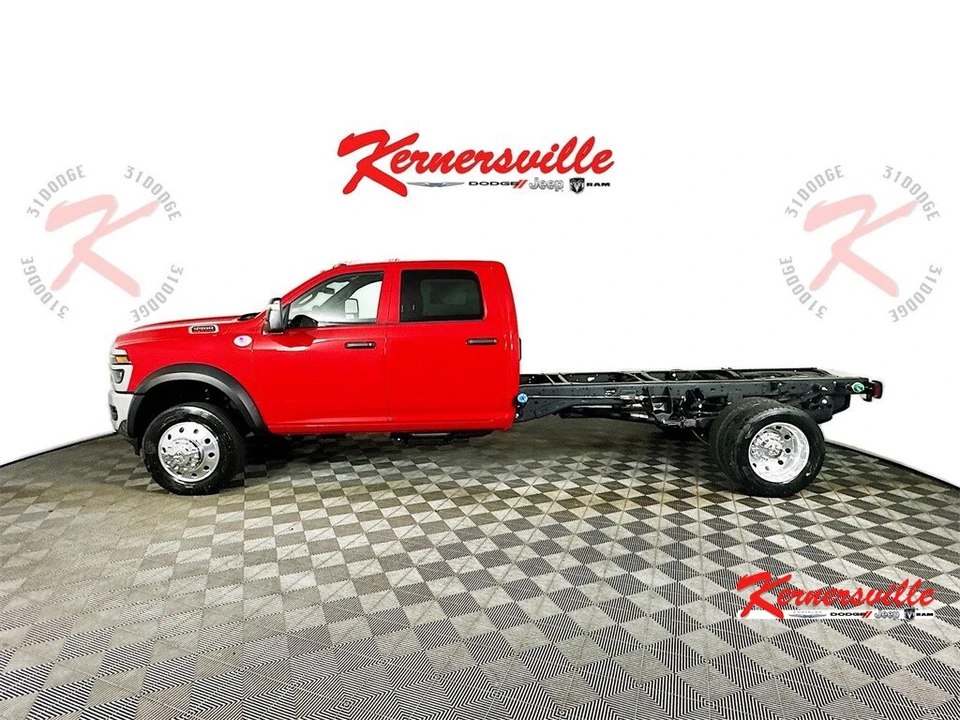 2026 Ram 4500 & 5500 - Image 4 of 12