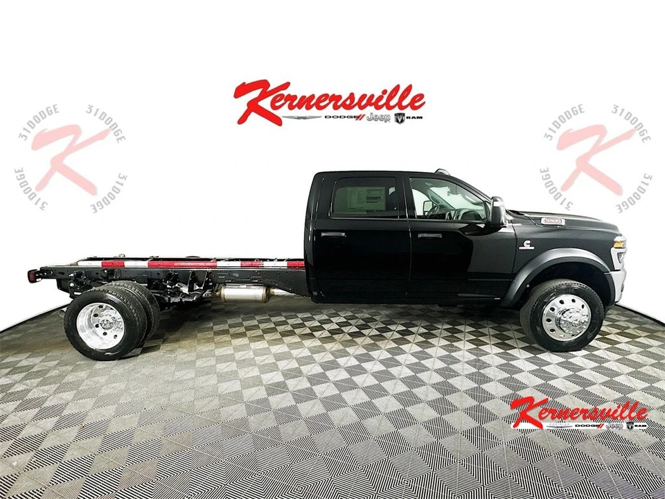 2026 Ram 4500 & 5500 - Image 8 of 12