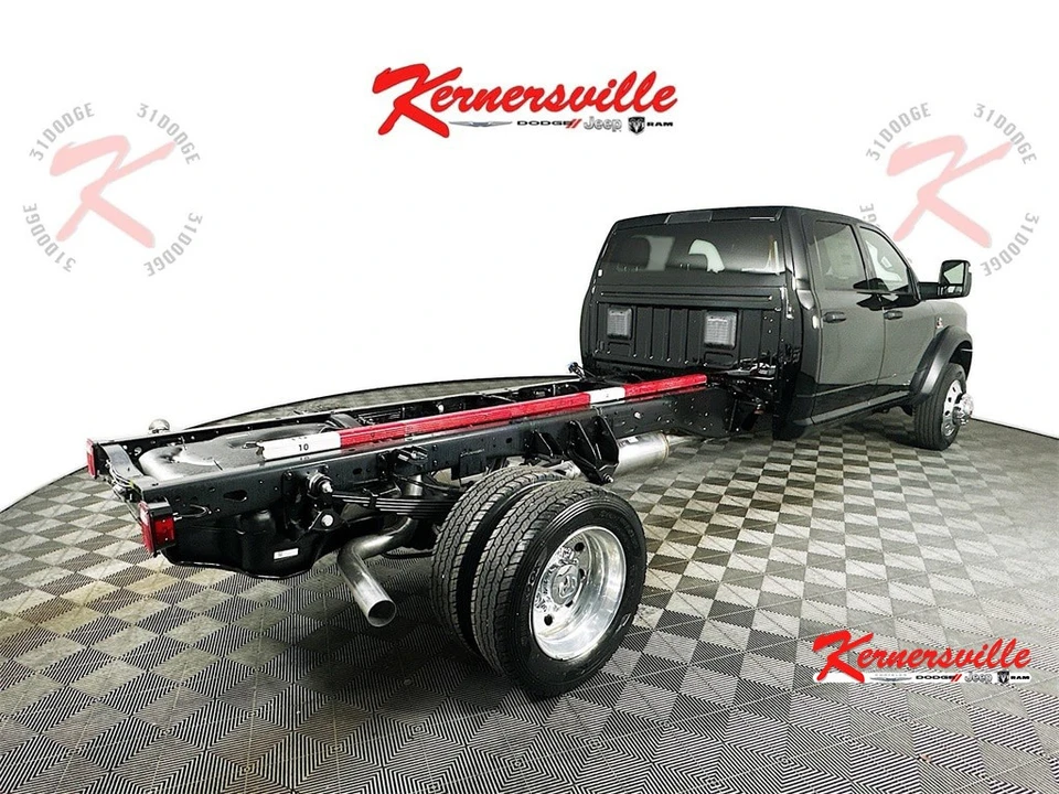 2026 Ram 4500 & 5500 - Image 7 of 12