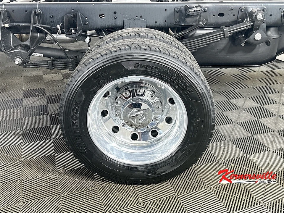 2026 Ram 4500 & 5500 - Image 16 of 20