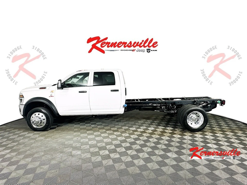 2026 Ram 4500 & 5500 - Image 4 of 20