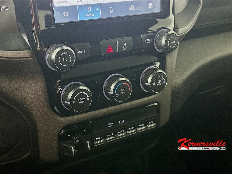 2026 Ram 4500 & 5500 - Image 15 of 20