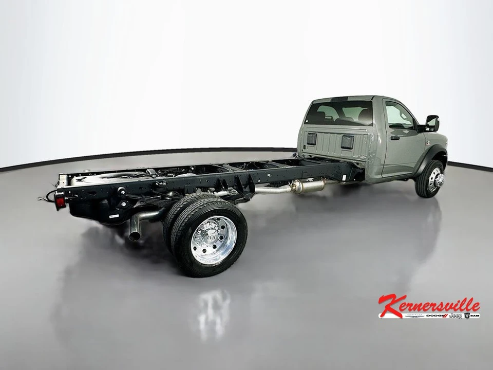 2026 Ram 4500 & 5500 - Image 7 of 21