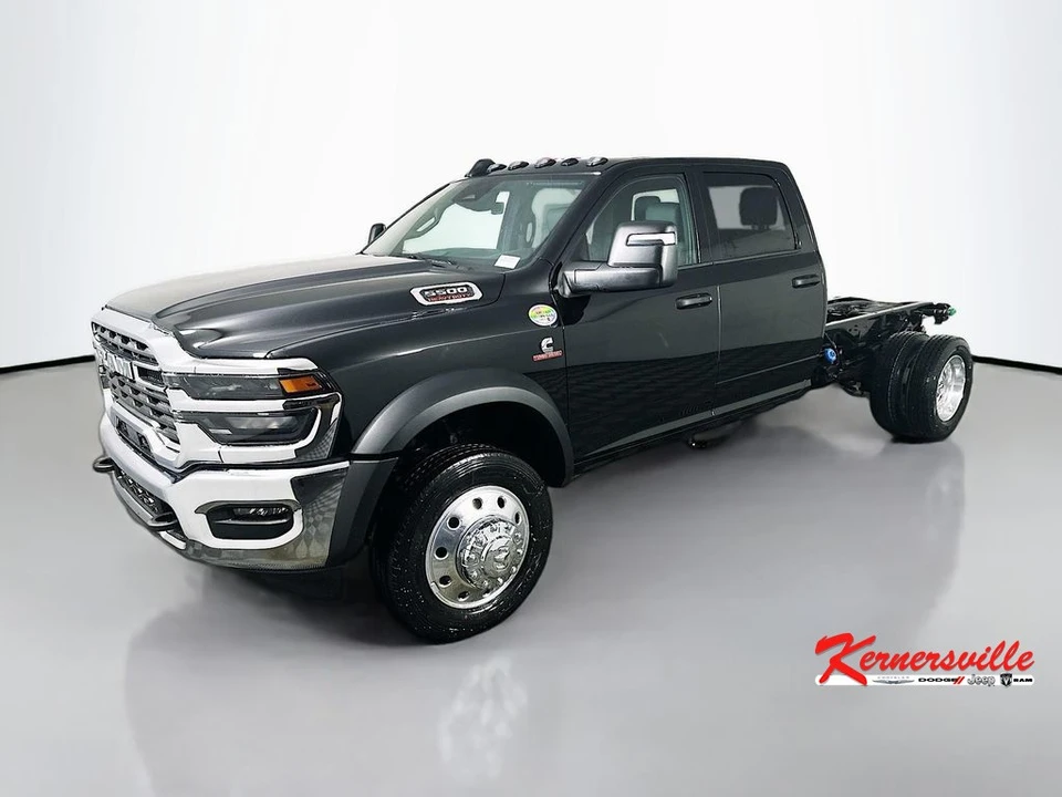 2026 Ram 4500 & 5500 - Image 3 of 21