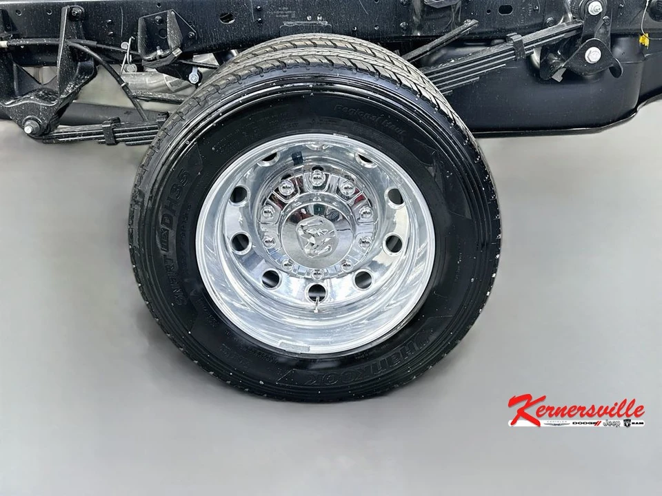 2026 Ram 4500 & 5500 - Image 16 of 20