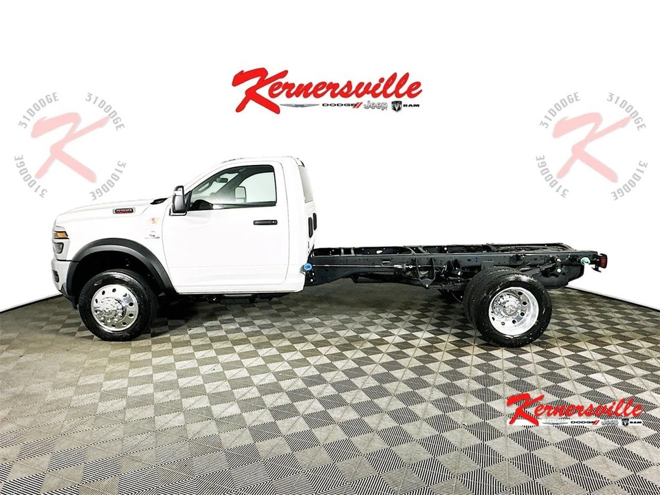 2026 Ram 4500 & 5500 - Image 4 of 21