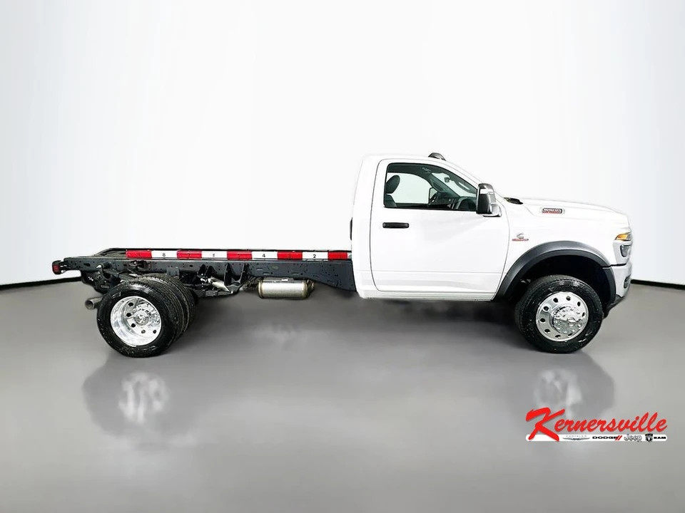 2026 Ram 4500 & 5500 - Image 8 of 12