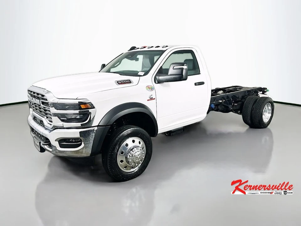 2026 Ram 4500 & 5500 - Image 3 of 12