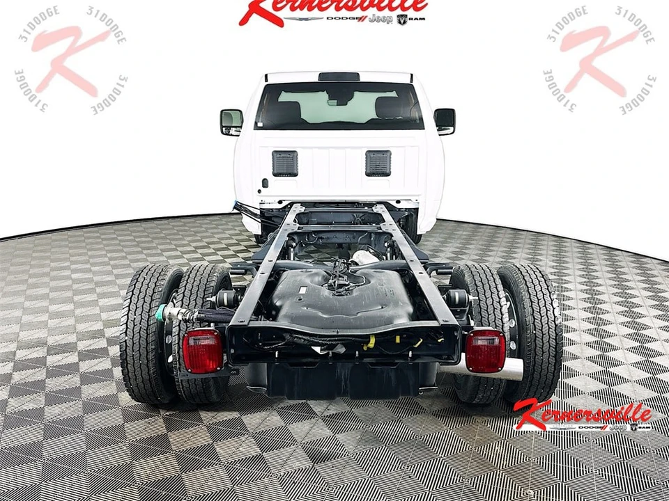 2026 Ram 4500 & 5500 - Image 6 of 21