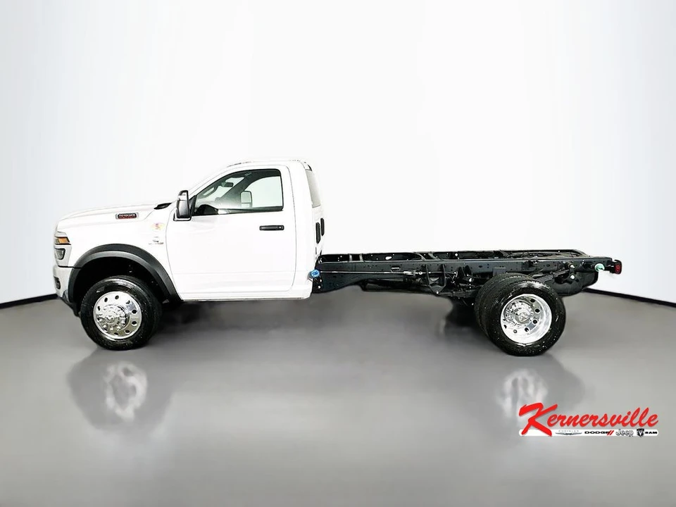 2026 Ram 4500 & 5500 - Image 4 of 12