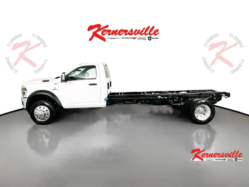 2026 Ram 4500 & 5500 - Image 4 of 12