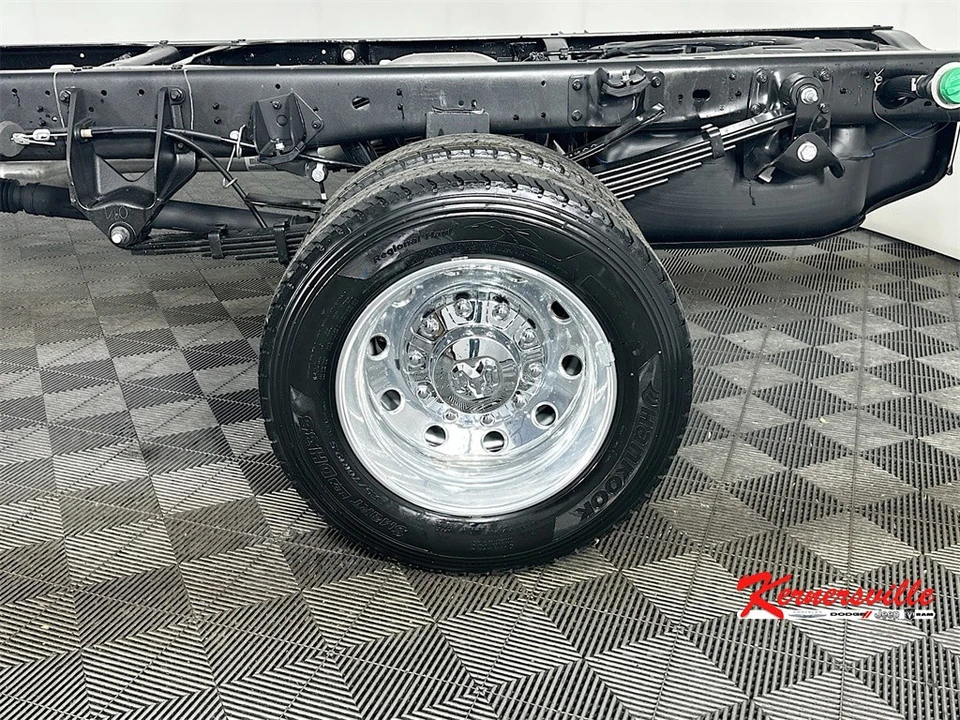 2026 Ram 4500 & 5500 - Image 16 of 20