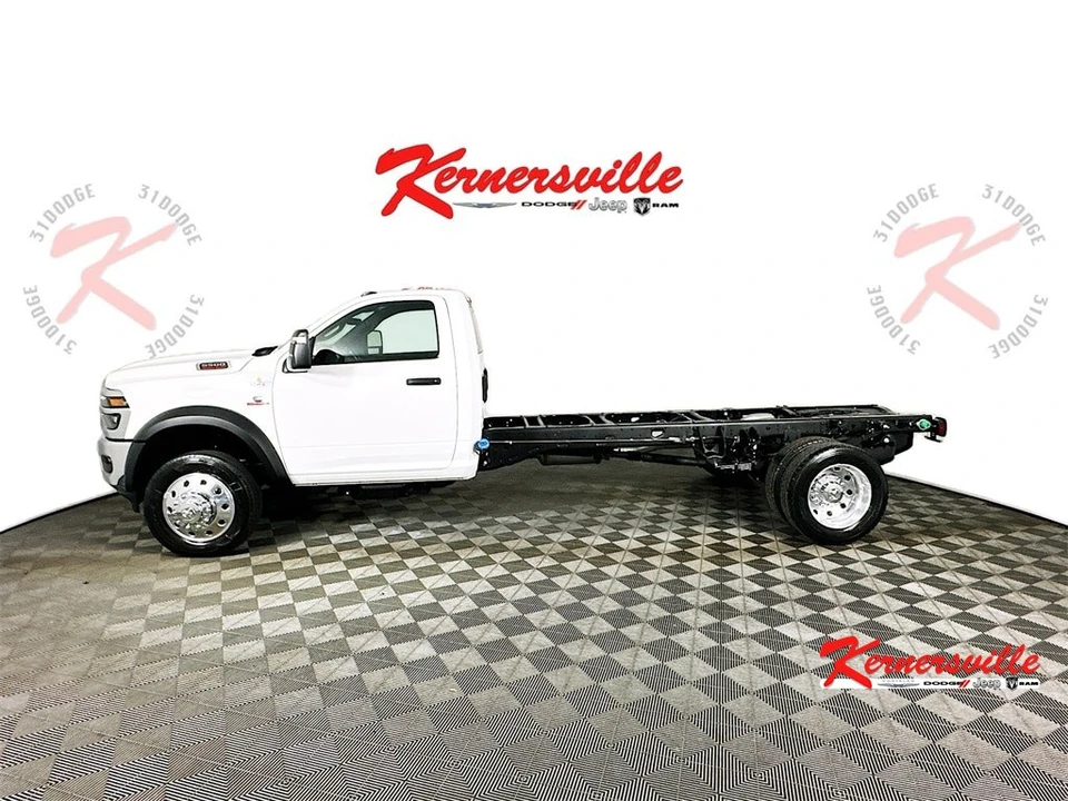2026 Ram 4500 & 5500 - Image 4 of 20