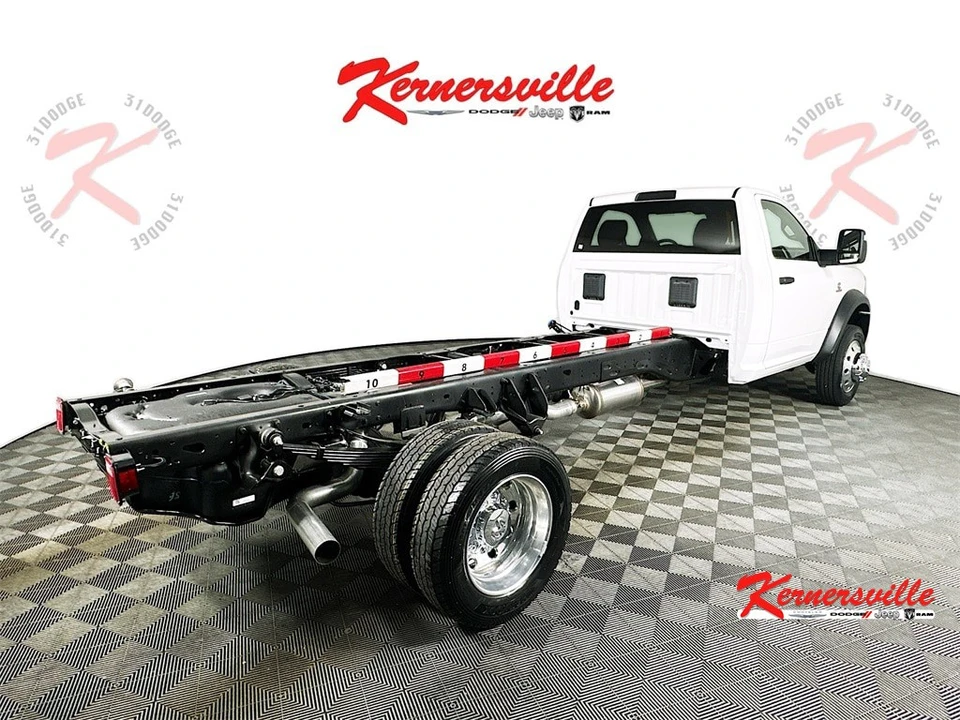 2026 Ram 4500 & 5500 - Image 7 of 12