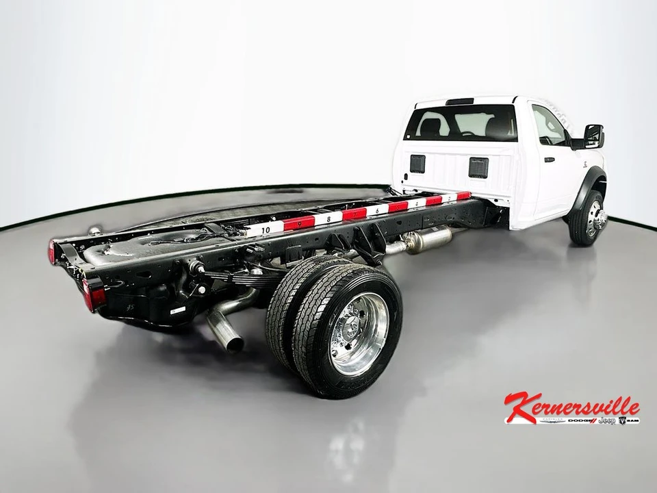 2026 Ram 4500 & 5500 - Image 7 of 12