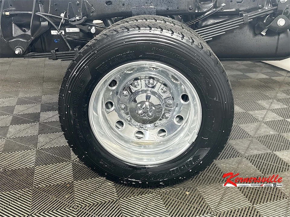 2026 Ram 4500 & 5500 - Image 17 of 21